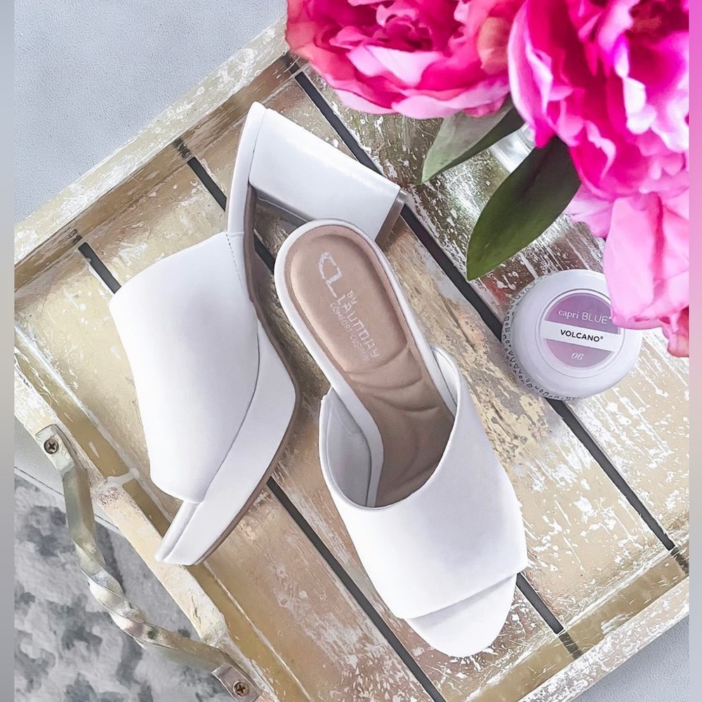 NWT Chinese laundry white chunky platform heels
